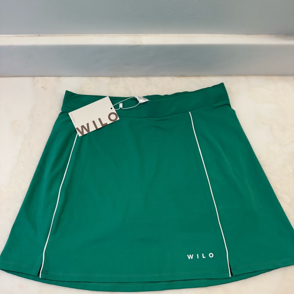 Green Wilo Skirt, Size M, new with tags!!!